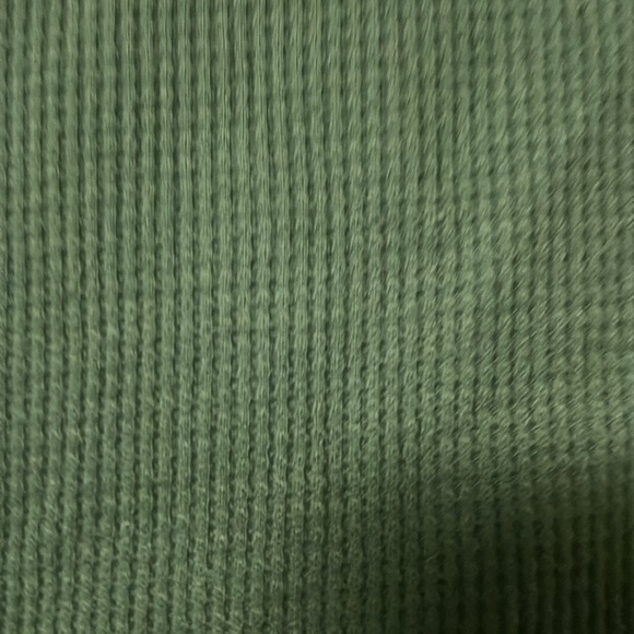 Old navy boys S(6/7) dark green Yeti waffle tee, EUC - Picture 6 of 6